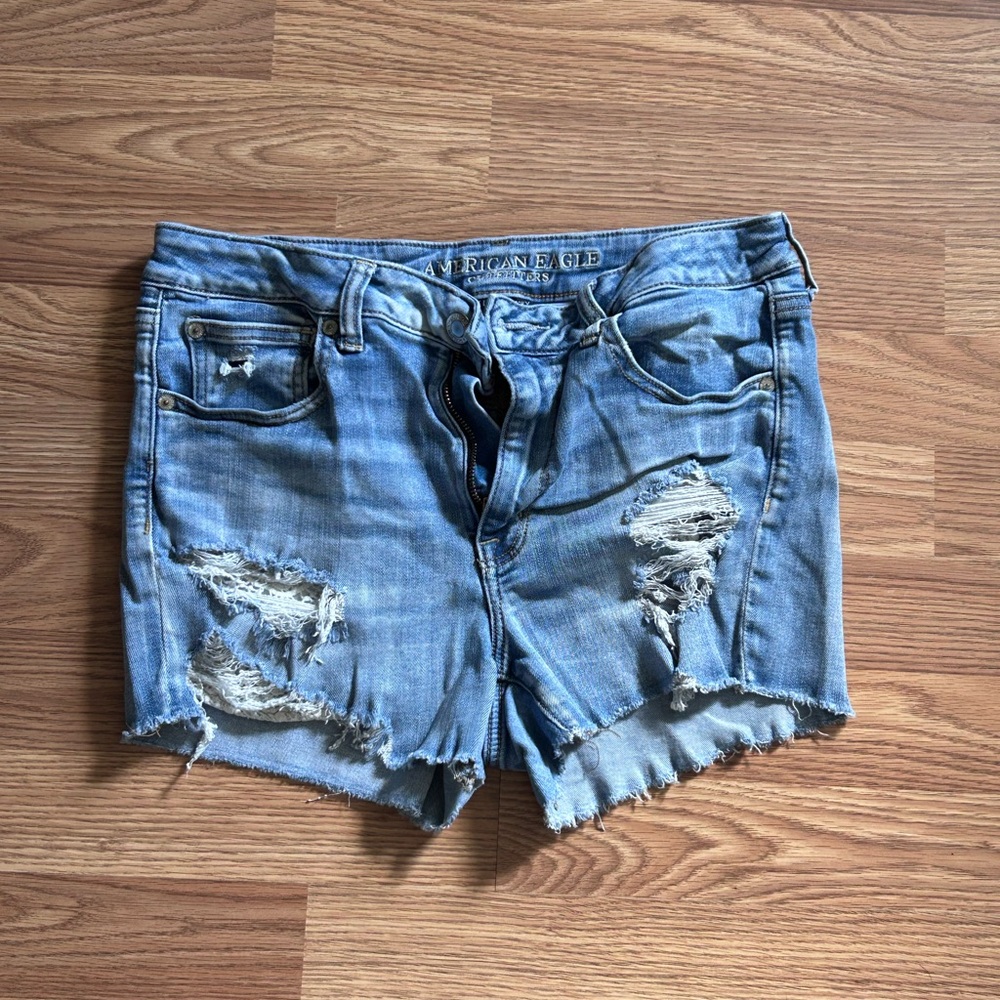 American Eagle Outfitters Light Wash Distressed Denim Jean Shorts